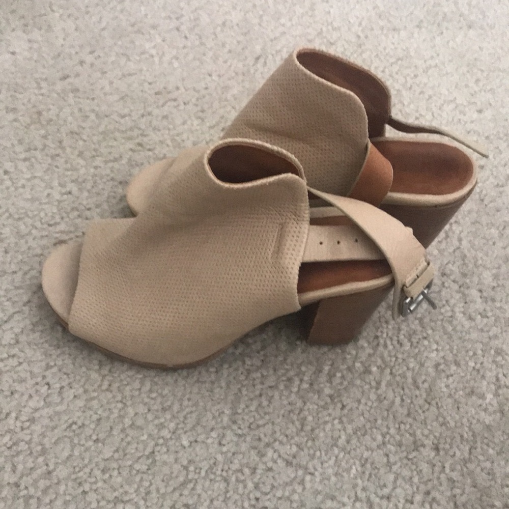 Kenneth Cole Heels